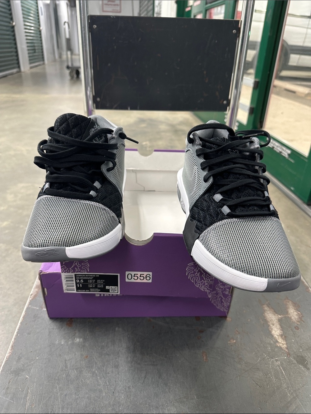 Nike LeBron Witness VIII - Picture 4 of 6